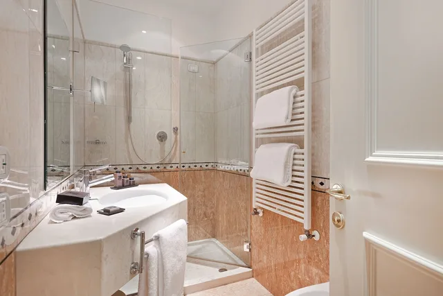 Suite, Twin Beds, CA GOTTARDI 2/2
