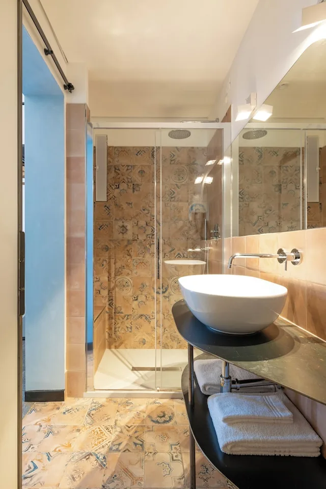 Standard, Hotel Minerva 5/7