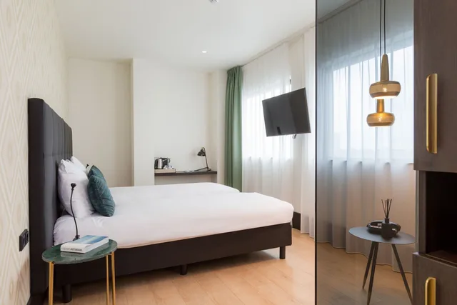 Plus, Comfort, Double Bed، The James Hotel Rotterdam 3/5