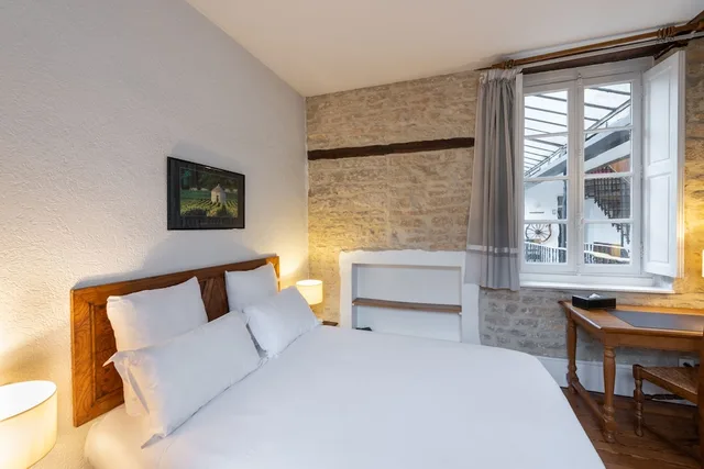 غرفة قياسية بسرير مزدوج، Hotel des Tonneliers 1/4