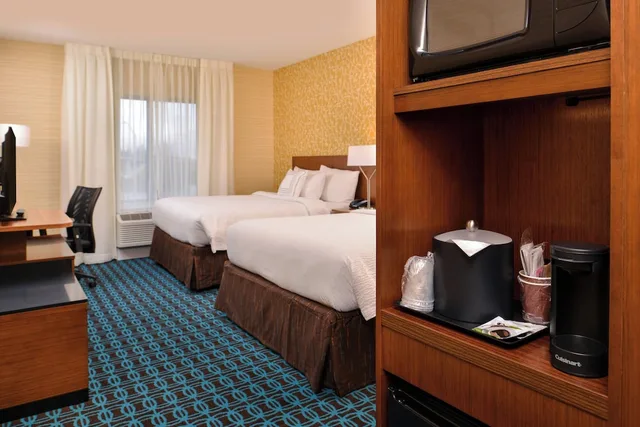 room, 2 queen beds, river view, Fairfield Inn Suites Eugene East Springfield 3/5