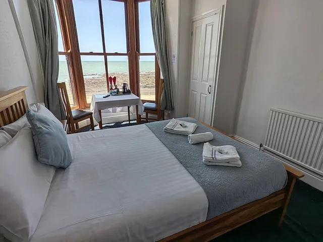 غرفة سوبيريور بسرير مزدوج بإطلالة على البحر، Celtic Bay Guest House 2/3