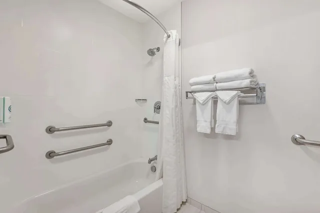 Suite, 2 Queen Beds, Sofa, Accessible, City Express by Marriott Redmond Airport 2/2
