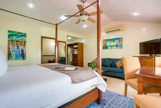 Regal, King Bed، San Ignacio Resort Hotel 3/8