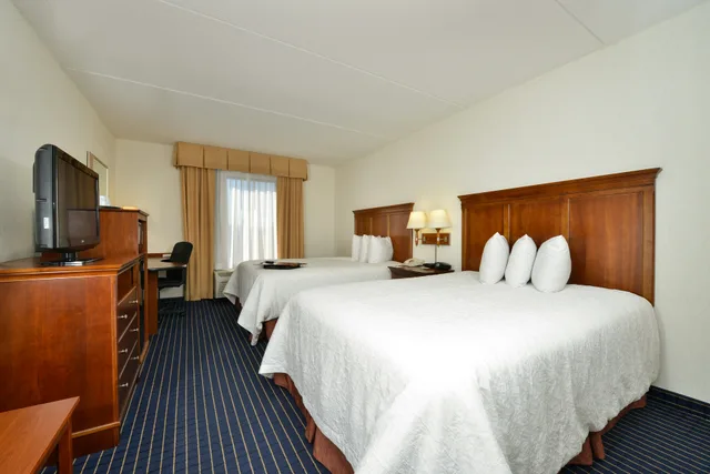 غرفة بسريرين كوين، Hampton Inn Farmville 2/6