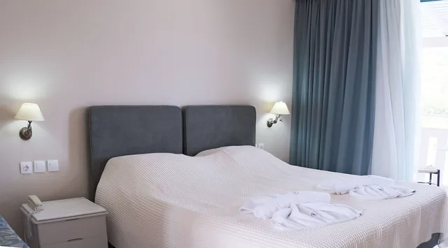غرفة بريميوم بسرير مزدوج بإطلالة على البحر مع أريكة، Matilda Hotel by Anayia All Inclusive Resorts 3/5