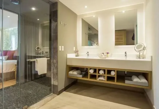 Xcelerate, Swim Out, King Bed, Tropical View، Breathless Riviera Cancun Resort & Spa - Adults Only 1/1