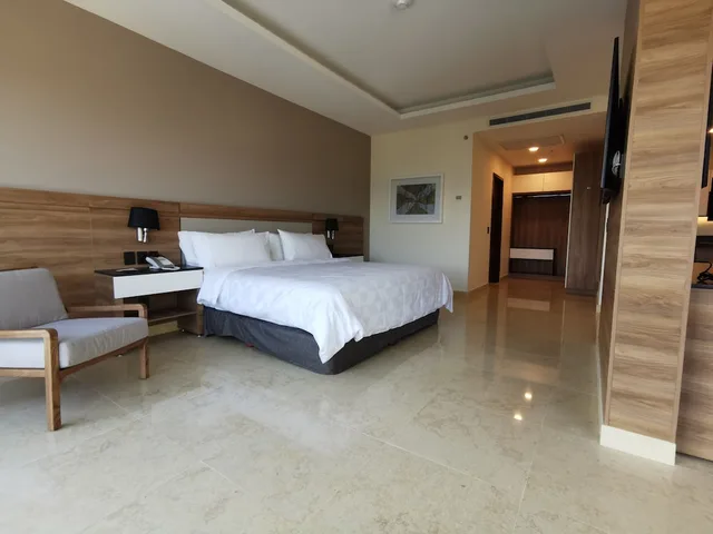 جناح بسرير كينج في الطابق العلوي، Holiday Inn and Suites Puerto Vallarta Marina and Golf 1/6