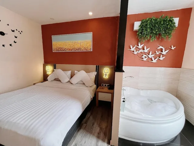 غرفة تنفيذية بسرير كينج بجاكوزي، Verse Luxe Hotel Wahid Hasyim 5/10