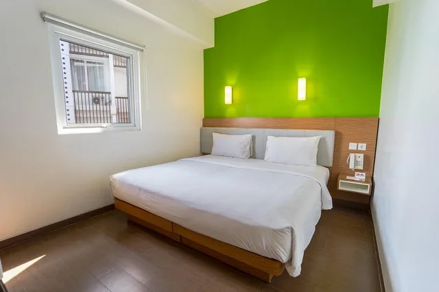 Smart, Hollywood، Amaris Hotel Pancoran 1/1