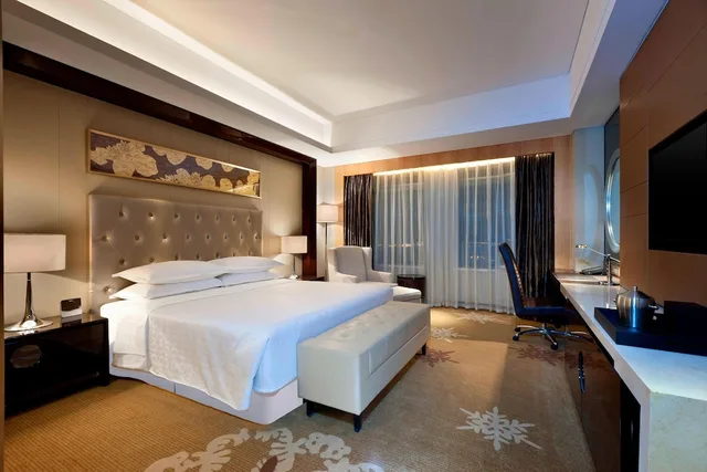 Club, King Bed, City View, Sheraton Daqing Hotel 1/4