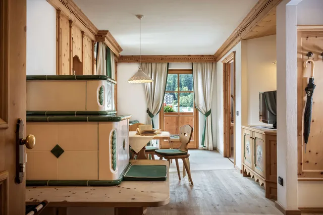 جناح فاخر بسرير كوين مع أريكة، Chalet Del Sogno 3/5