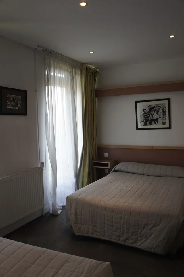 Family, 2 Double Beds, Edgar Quinet Hotel 1/2