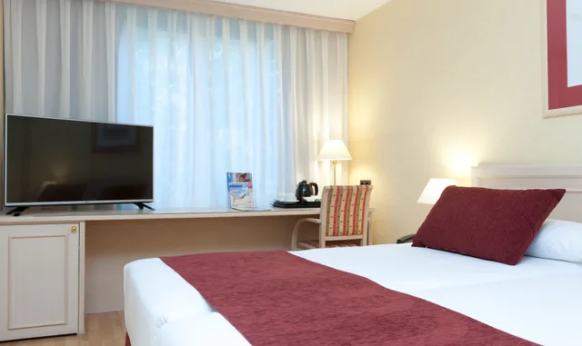 Standard, Queen Bed, Luze Castellana Hotel 7/10