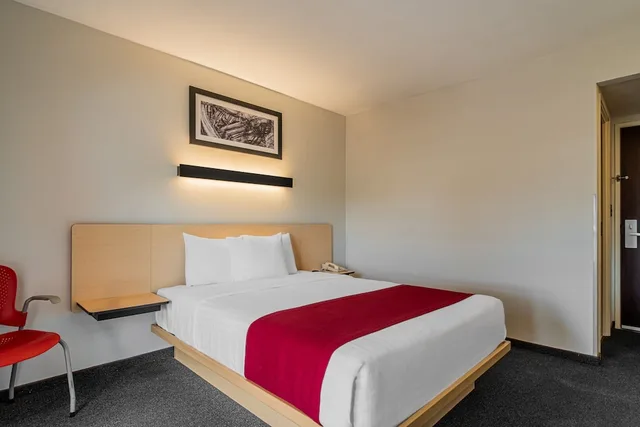 غرفة بسرير كوين، City Express by Marriott Queretaro Jurica 4/6
