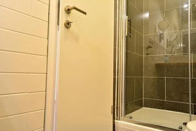 غرفة كلاسيكية بسريرين منفصلين بإطلالة على المدينة، Golden B&B 4/5