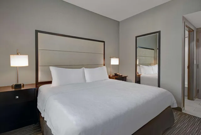 جناح بسرير كينج مع أريكة لذوي الإعاقة، Homewood Suites By Hilton Hamilton Nj 1/3