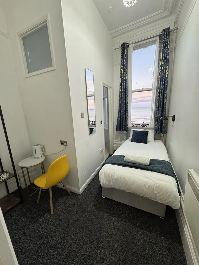 غرفة قياسية مفردة بإطلالة على البحر، OYO Marine Parade Hotel Eastbourne Pier 4/11