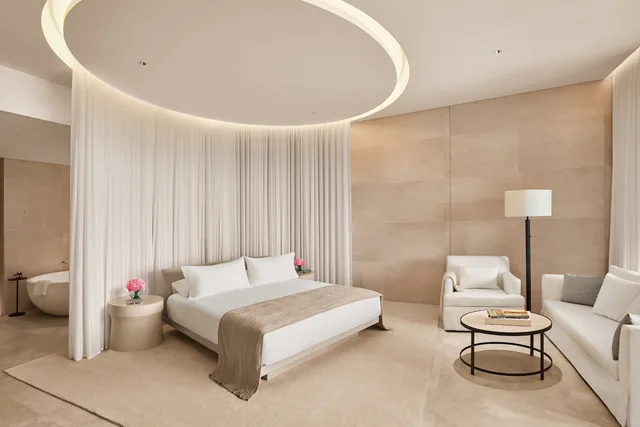 Loft, Studio, King Bed, Garden View, Balcony، The Sanya Edition 4/5