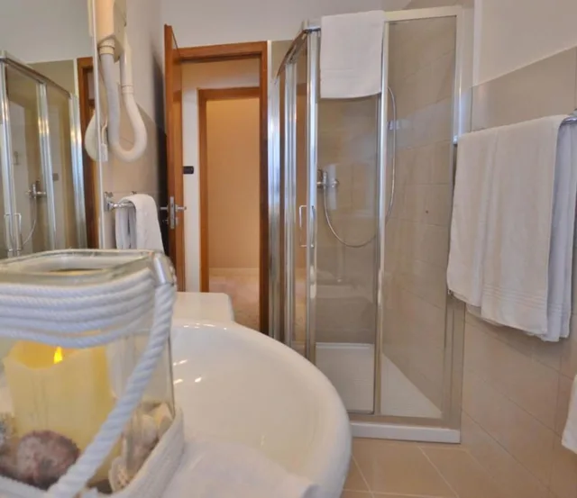 Premium, King Bed, Balcony, Gold Hotel 6/7