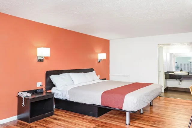 غرفة بسرير كينج، Relax Inn by OYO Columbus OH I 70 3/10