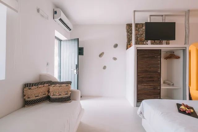 1 Bedroom, Friends and Family, Family, Double Bed, Sofa، My Mykono Boutique by Mr and Mrs White 6/10