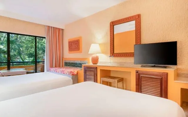 Premium, 2 Double Beds, Tropical View، Iberostar Waves Quetzal 5/10