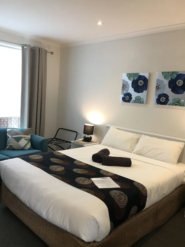 غرفة ديلوكس بسرير كينج، Melton Motor Inn & Apartments 1/3