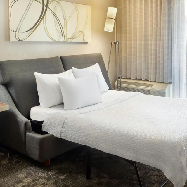 جناح بسريرين مزدوجين مع أريكة، Courtyard By Marriott Atlanta Airport South Sullivan Road 6/10