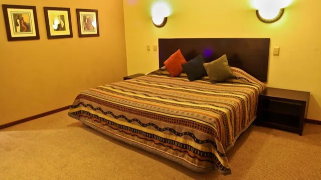 غرفة عائلية بأربعة أسرّة، Hotel Numbi and Garden Suites 2/4