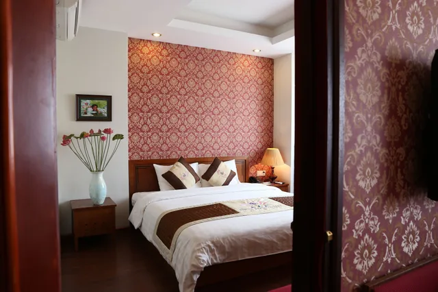 غرفة متصلة بسرير مزدوج وسريرين منفصلين، First Eden Hotel 4/10