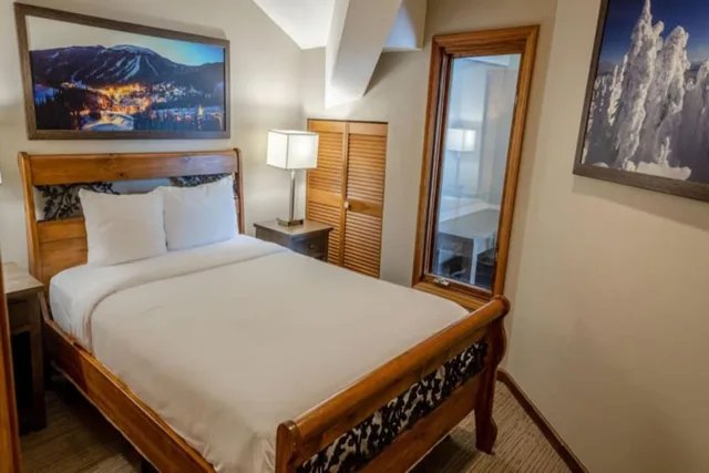 1 Bedroom, House, Queen Bed, Sofa، Nancy Greene's Cahilty Lodge 1/9