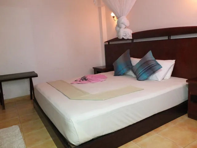 فيلا عائلية بسريرين منفصلين وسريرين كينج بـ5 غرف نوم، Hikka Villa 1/8