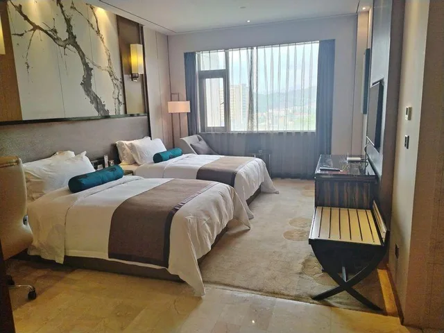 Elegant Twin Room، Argyle Hotel Xingyi 2/2
