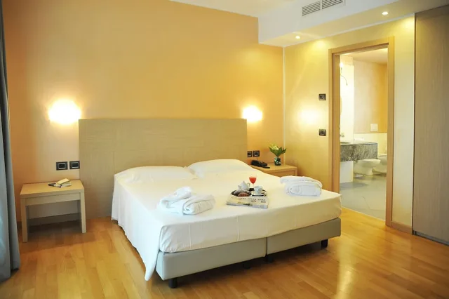 جناح كبير بأربعة أسرّة بشرفة، Palace Hotel Zingonia 1/2