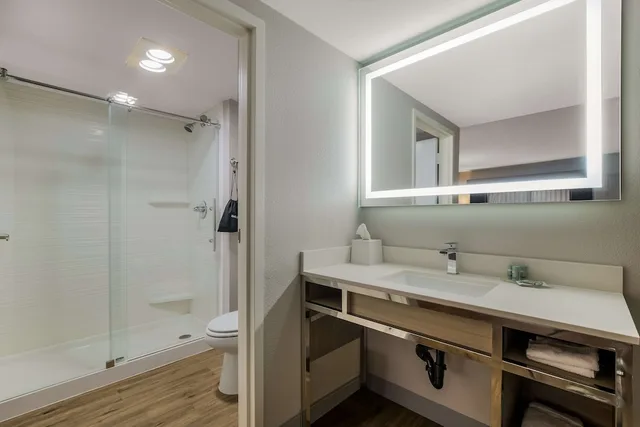 غرفة قياسية بسريرين كوين، Best Western Diamond Bar Hotel & Suites 3/6