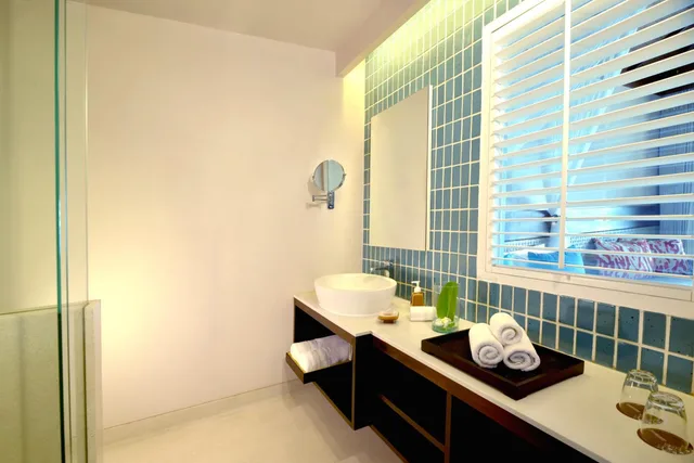 Deluxe, Double Bed, Ocean Front, Buri Rasa Village Phangan 2/3