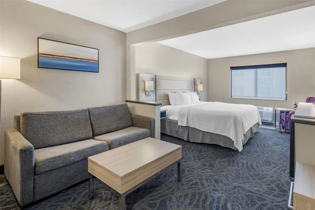Suite, King Bed, Sofa, Accessible, Best Western Independence Kansas City 3/8