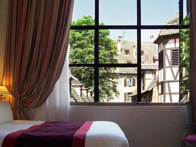غرفة ديلوكس بسرير مزدوج، Cour du Corbeau Hotel Strasbourg - MGallery Collection 2/4