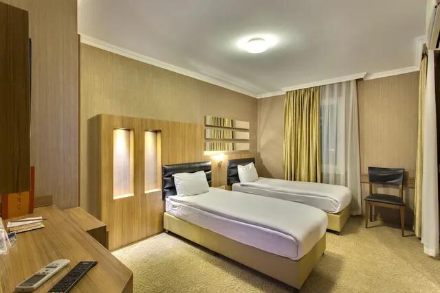 غرفة قياسية بسريرين منفصلين، ANTROYAL HOTEL 2/5