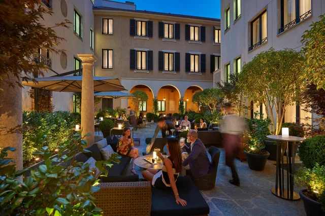 Deluxe, Suite, King Bed, Balcony, Mandarin Oriental Milan 1/1