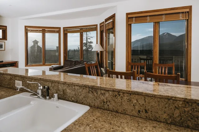 3 Bedrooms, Town House, King and Queen Bed، Juniper Springs Resort 3/3