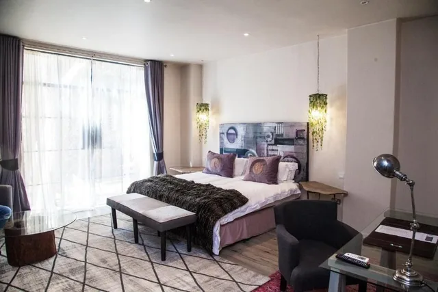Deluxe, Double and Twin Beds, Garden Side، Latitude 15 3/3