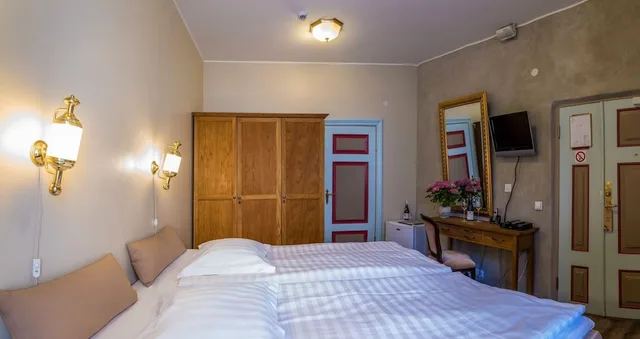 غرفة قياسية بسرير كينج، Cru Hotel 2/6