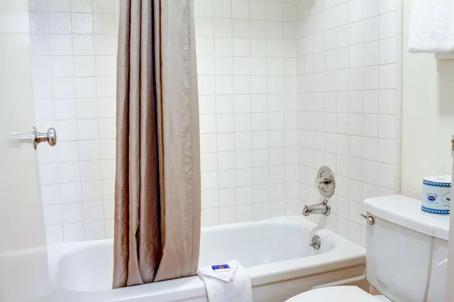 غرفة بسريرين كوين لغير المدخنين، Motel6 Bishop, CA 7/9