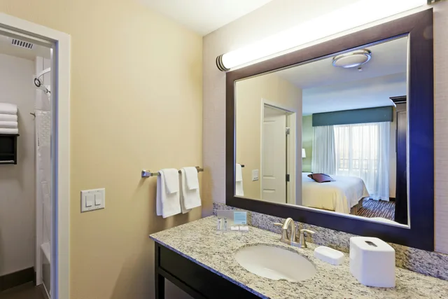 غرفة بسريرين كوين لذوي الإعاقة، Hampton Inn & Suites Denver/Airport-Gateway Park 3/3