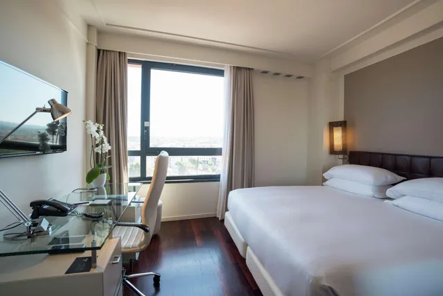 غرفة بسرير فردي بإطلالة على المدينة، DoubleTree by Hilton Florence Metropole 1/8