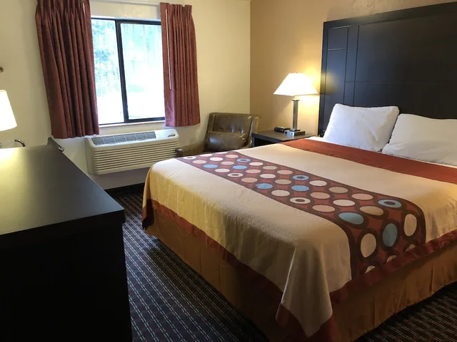 غرفة قياسية بسرير كوين، Super 8 By Wyndham Lacey Olympia Area 1/8