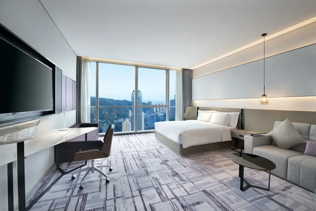 غرفة قياسية بسريرين منفصلين بإطلالة على البحر مع دخول صالة النادي، Crowne Plaza Dalian Xinghai 9/10