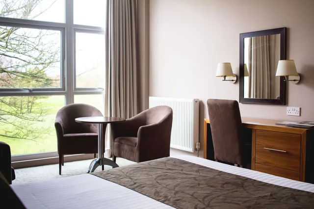 Room, King Bed, Accessible, Humber Royal Hotel 1/2